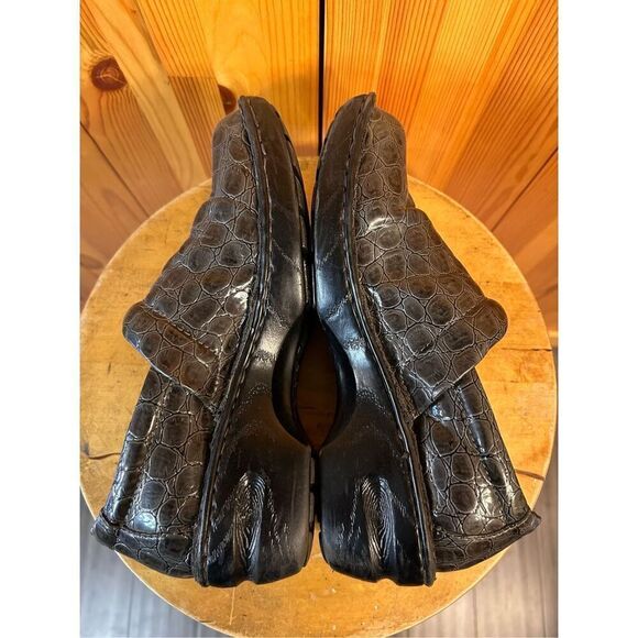 BOC Born Peggy Gray Croc Skin Embossed Slip On Wedge Clog Women Size 9 - Picture 6 of 8